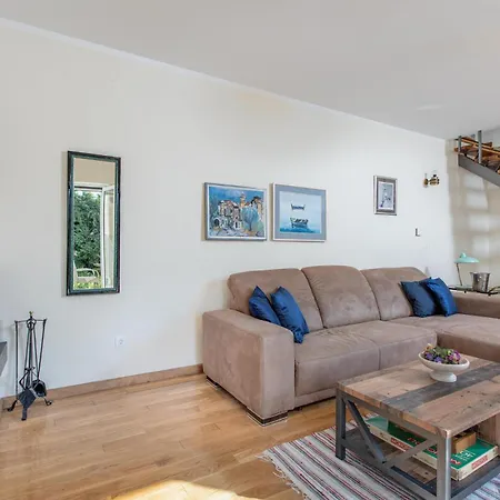Дом отдыха 3 Bedroom Pet Friendly In