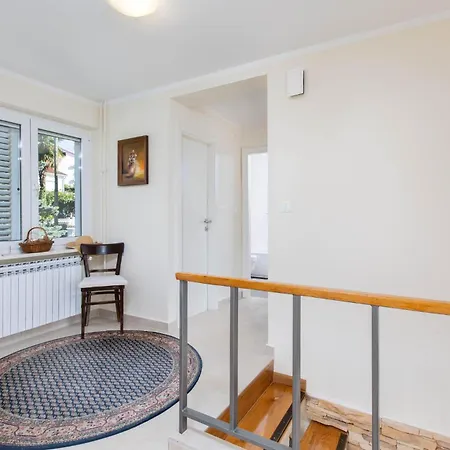 3 Bedroom Pet Friendly In
