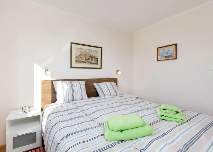 3 Bedroom Stunning In Dom wakacyjny Malinska