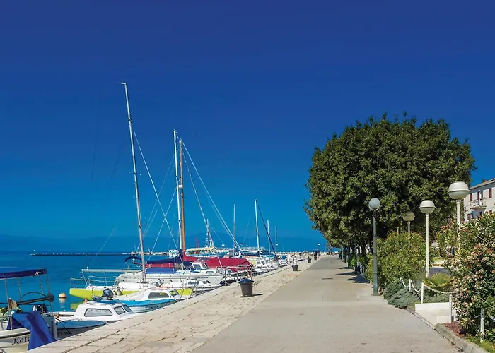 3 Bedroom Stunning In Casa vacanze Malinska