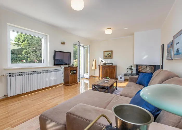 3 Bedroom Stunning In Dom wakacyjny Malinska