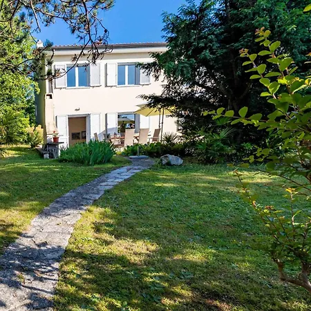 3 Bedroom Pet Friendly In Prázdninový dům *