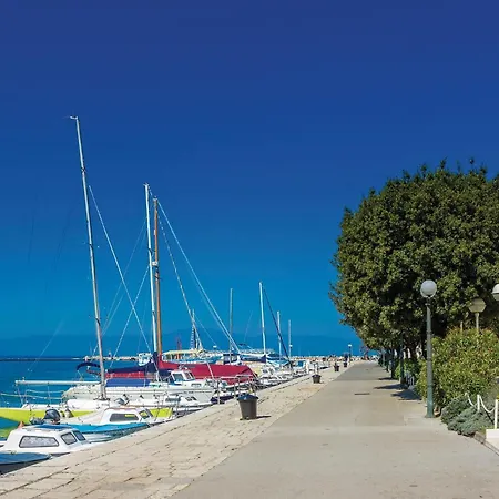 3 Bedroom Stunning In Holiday home Malinska